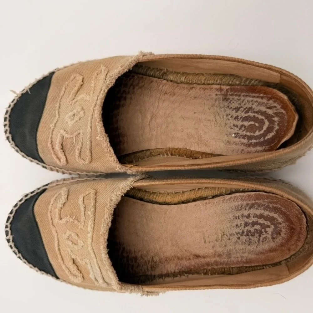 Chanel Espadrilles Women Size 39‎ Tan Black Fair Frayed CC Logo G29762